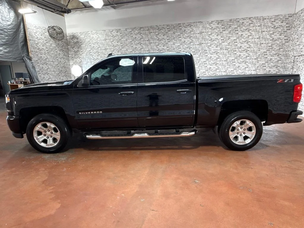 Used 2018 Black Chevrolet LT image 4