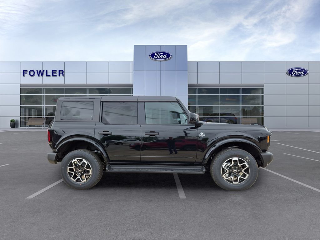 New 2026 Shadow Black Ford Outer Banks® image 4
