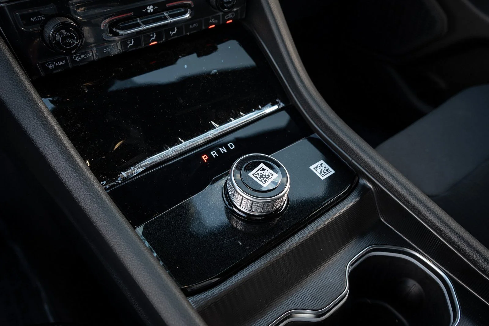 Used 2025 Black Jeep Laredo image 27
