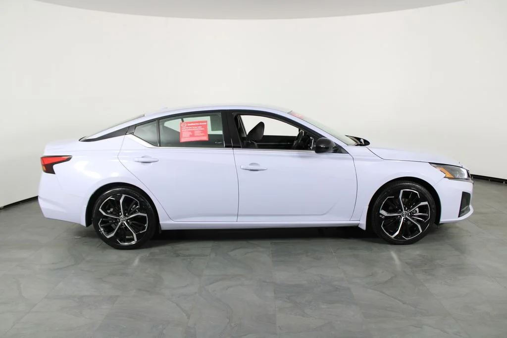 2024 Nissan Altima SR - Photo 12