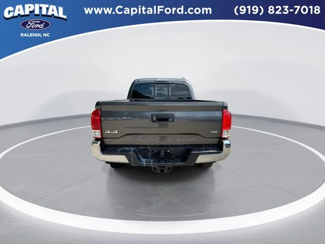 Used 2016 Gray Toyota SR5 image 7