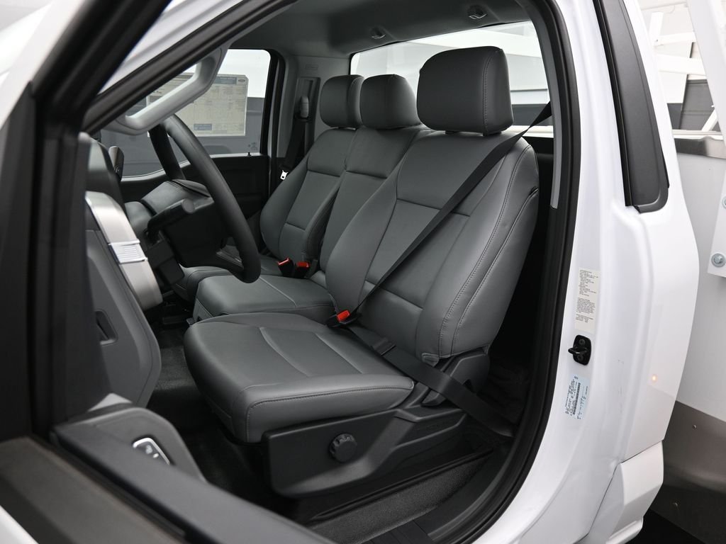 New 2026 Oxford White Ford XL image 8