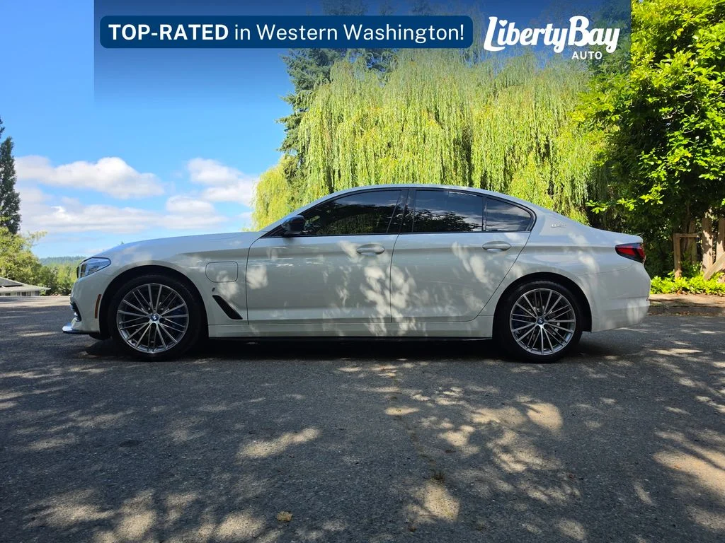 Used 2019 White BMW 530e xDrive iPerformance image 8