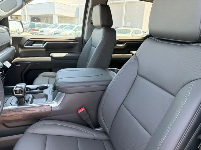 2026 GMC Sierra 1500 SLT - Photo 19