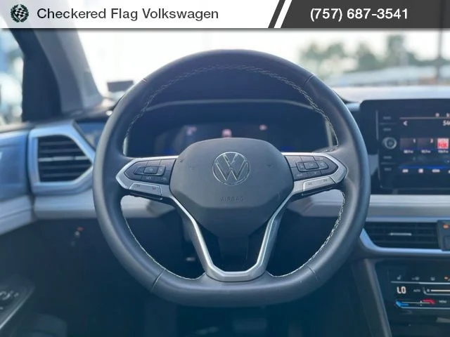 Used 2025 Platinum Gray Metallic Volkswagen 1.5T SE image 33