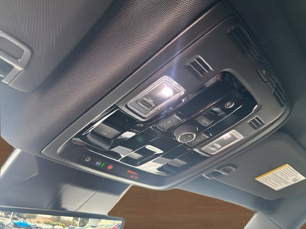 2026 Cadillac Escalade Luxury - Photo 18