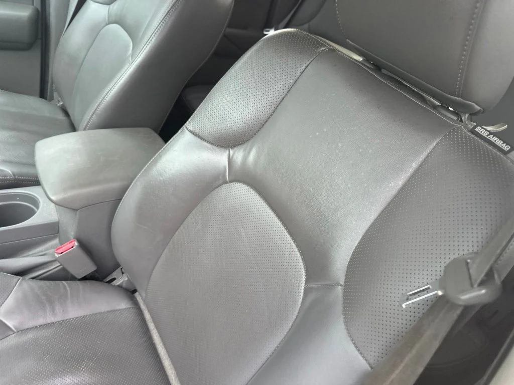 Used 2011 White Nissan SL image 3
