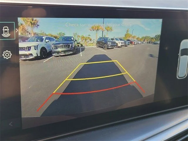 2025 Kia Sorento S - Photo 15