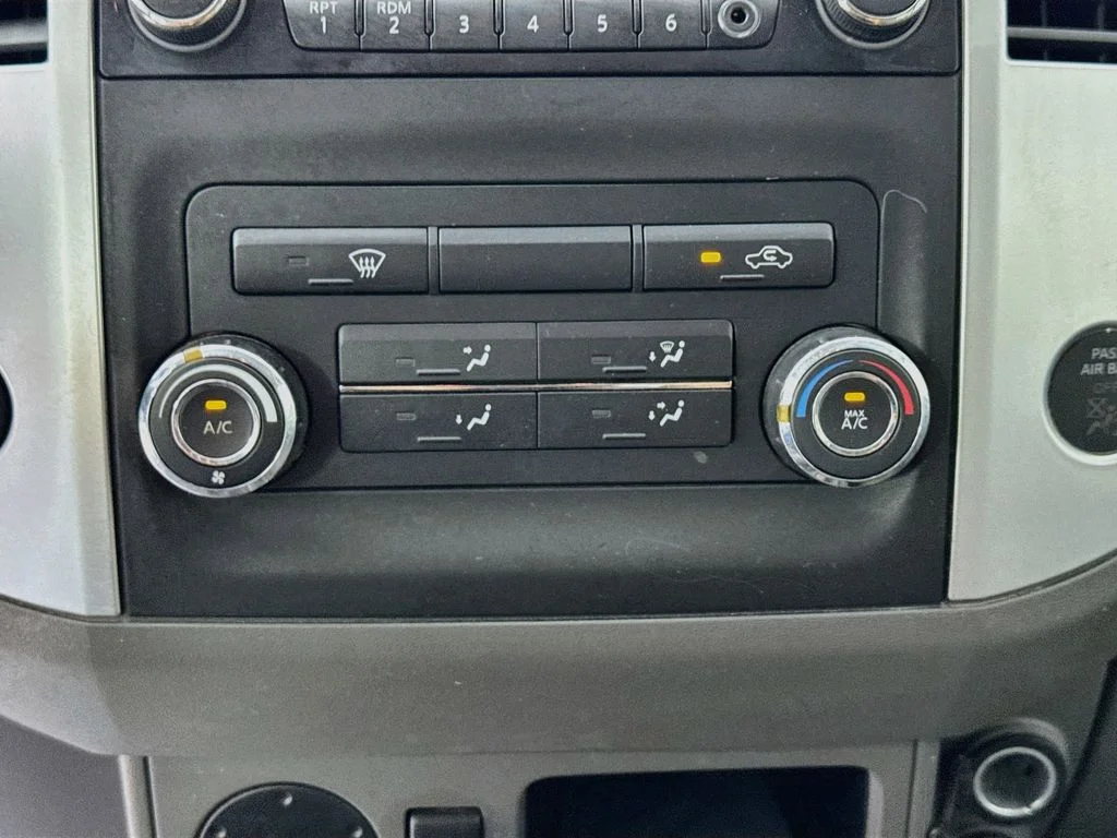 Used 2014 Glacier White Nissan SV image 17