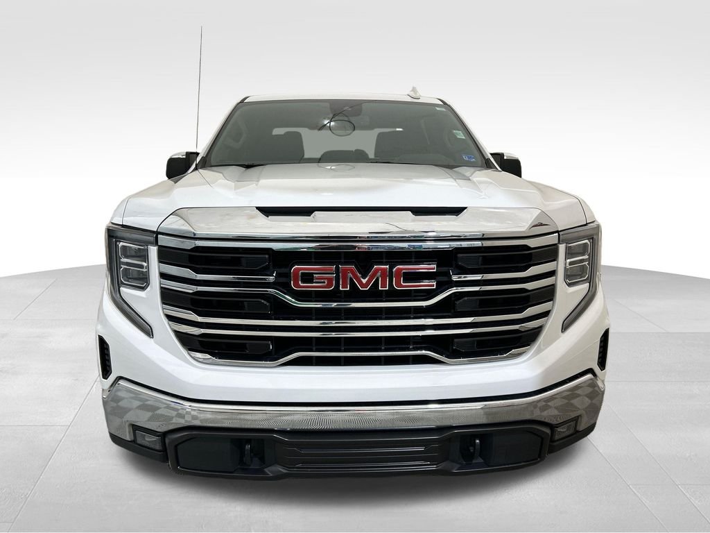 Used 2025 White GMC SLT image 10