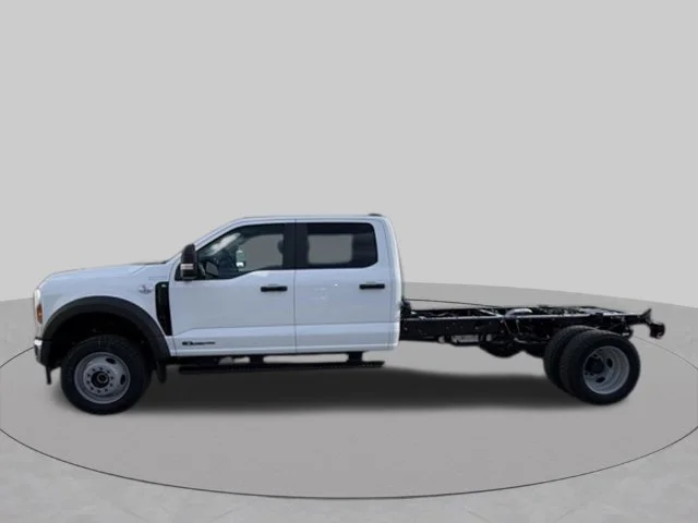 New 2027 Oxford White Ford F-450® XL image 3