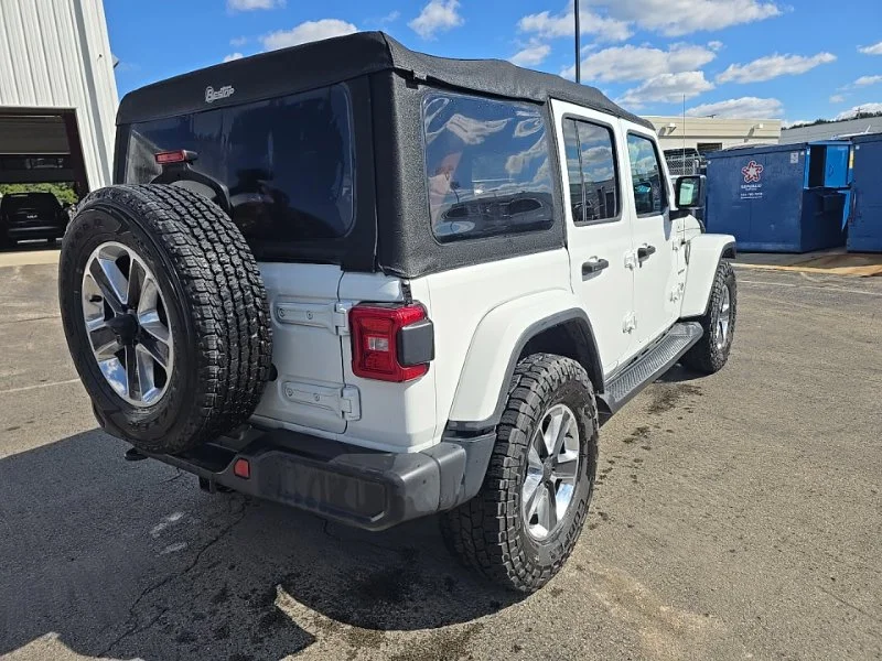 Used 2018 White Jeep Unlimited Sahara image 8