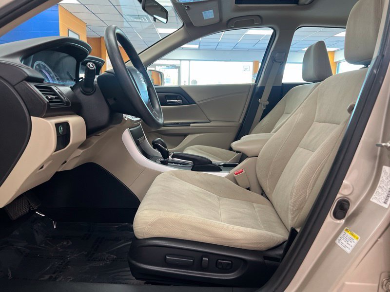 Used 2014  Honda EX image 18
