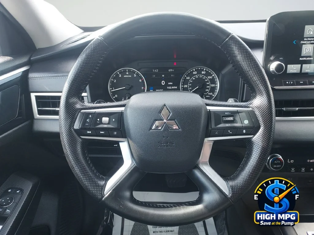 Used 2024 Black Mitsubishi SE image 22