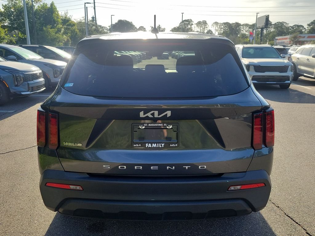 Certified Used 2022 Gravity Gray Kia LX image 6