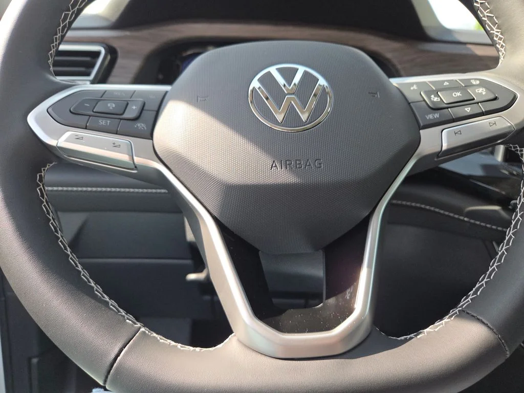 New 2026 Opal White Pearl Volkswagen 2.0T SEL image 10