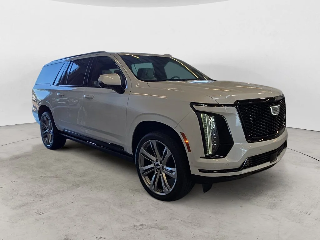 Used 2025 Crystal White Tricoat Cadillac Sport Platinum image 5