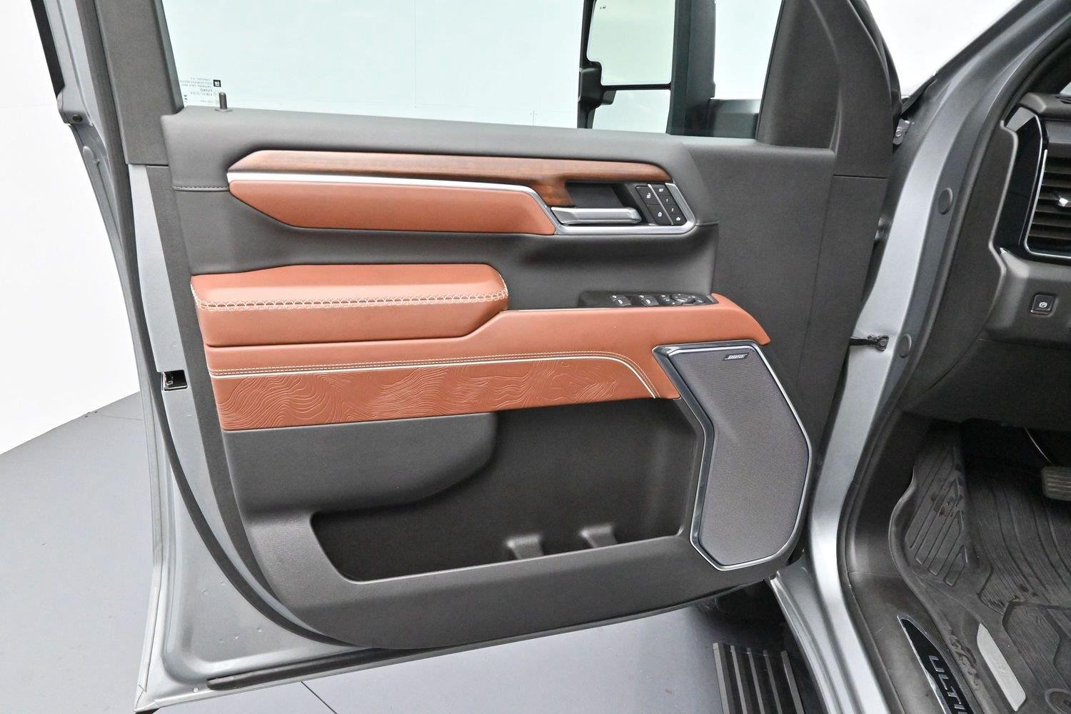 Used 2026 Sterling Metallic GMC Denali Ultimate image 9