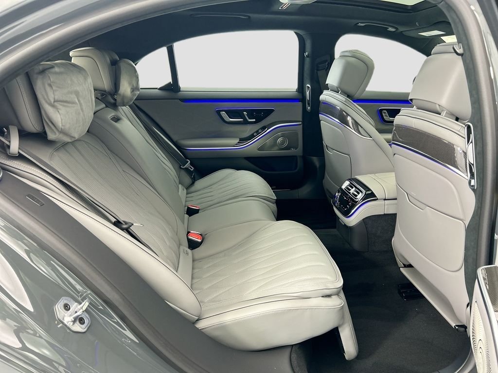 New 2026 MANUFAKTUR Silicon Grey Mercedes-Benz S 63 E AMG® image 21