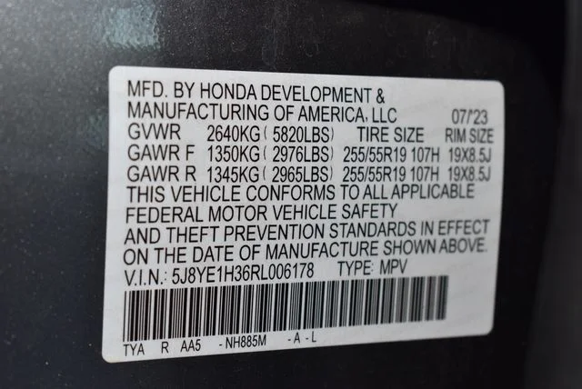 Certified Used 2024 Liquid Carbon Metallic Acura 3.5L image 25