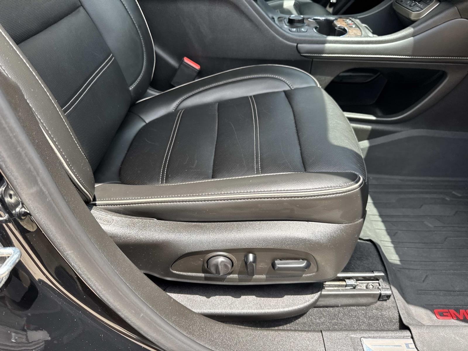 Used 2022 Black GMC Denali image 11