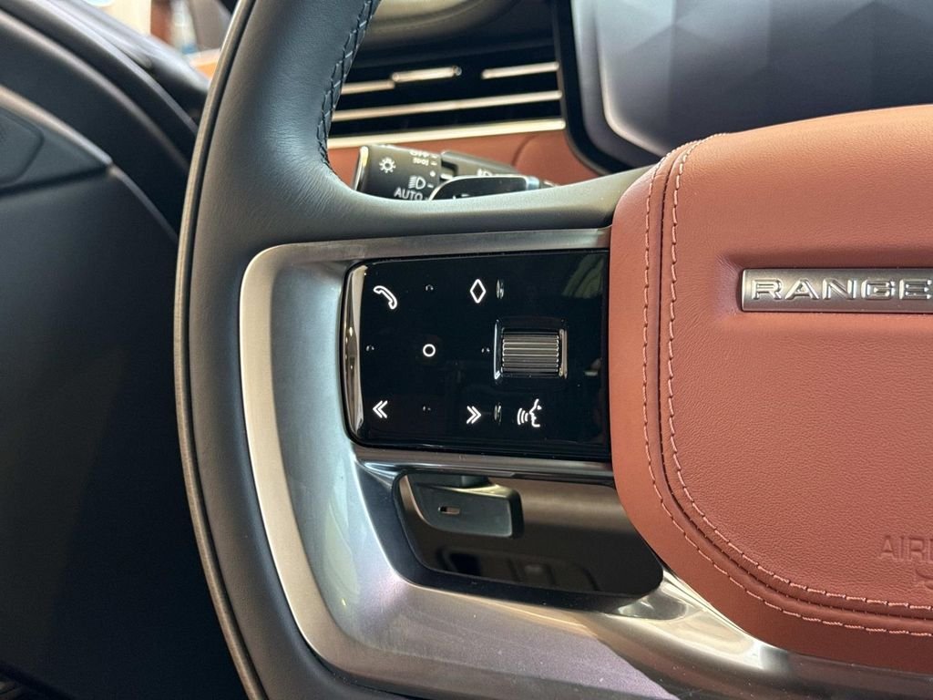 New 2026 Ethereal Frost Satin Land Rover SV Signature Suite image 10