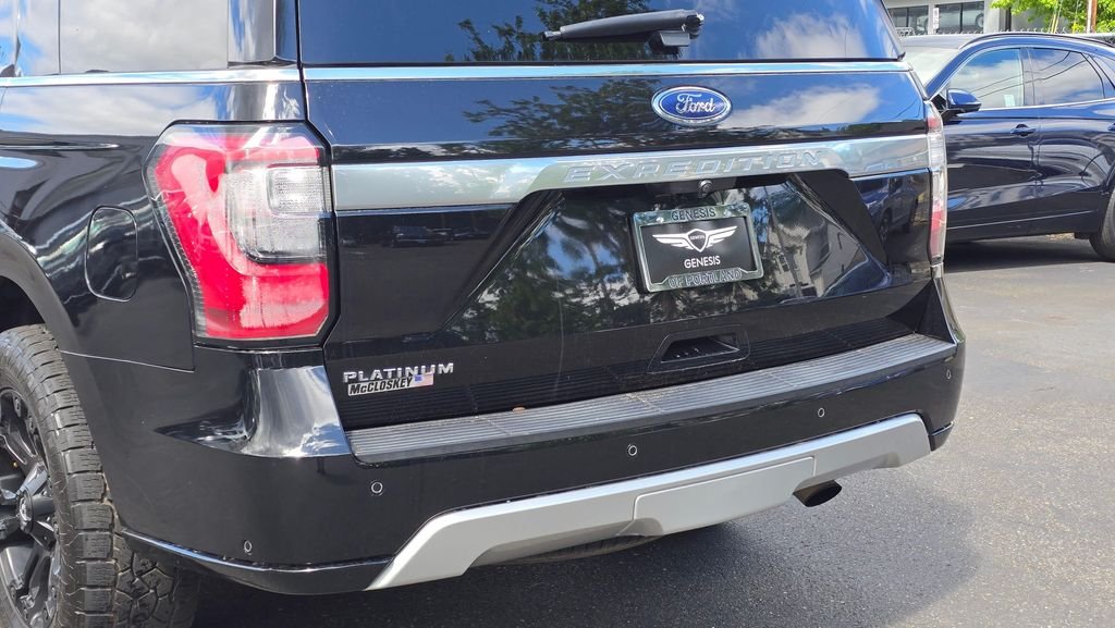 Used 2019 Black Metallic Ford Platinum image 13
