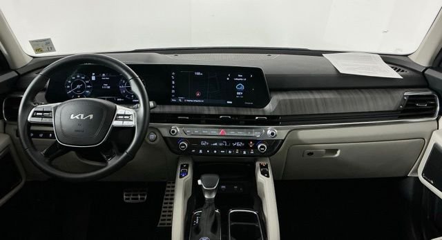 Used 2024 White Kia SX image 23