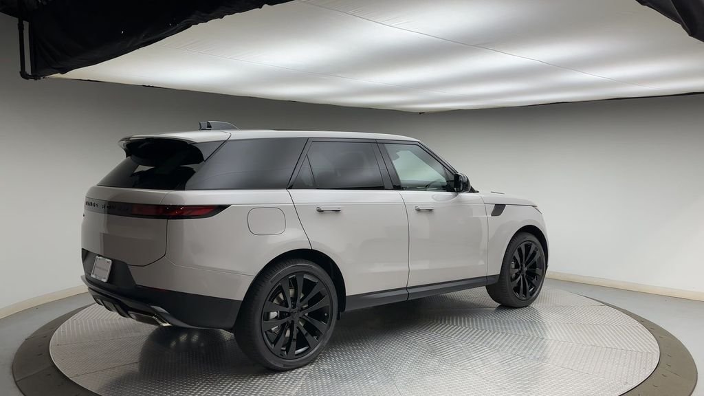 New 2026 Borasco Grey LAND ROVER SE image 2