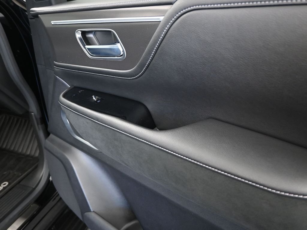 Certified Used 2025 Black INFINITI LUXE image 24