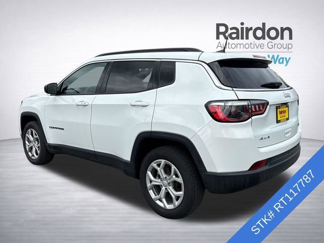 Used 2024 Bright White Clearcoat Jeep Latitude image 4