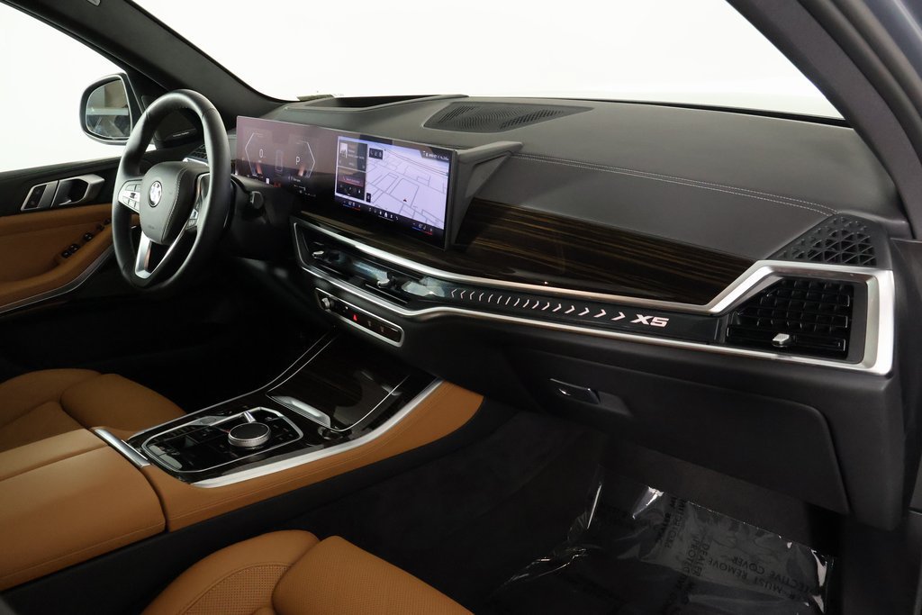 Certified Used 2026 Skyscraper Grey Metallic BMW sDrive40i image 9