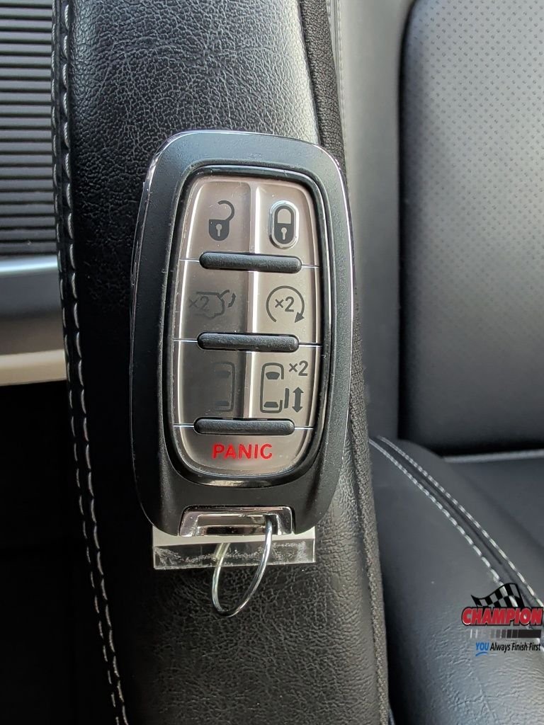 Used 2024 Black Chrysler Touring L image 27