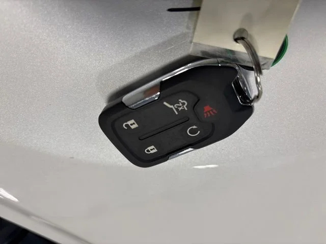 Used 2020 WHITE FROST TRICOAT GMC Denali image 9