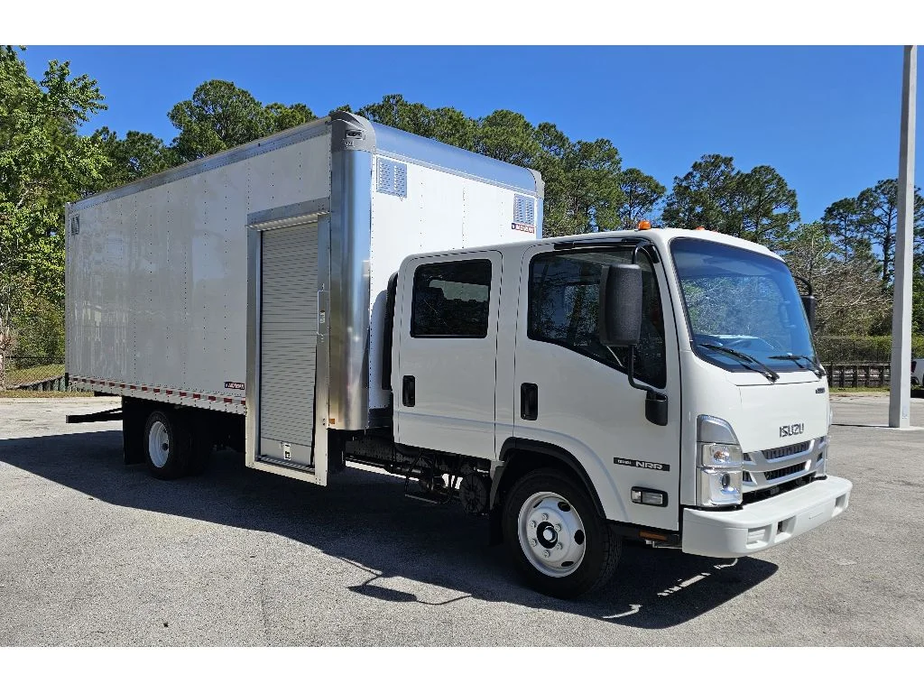 New 2026 WHITE Isuzu  image 7