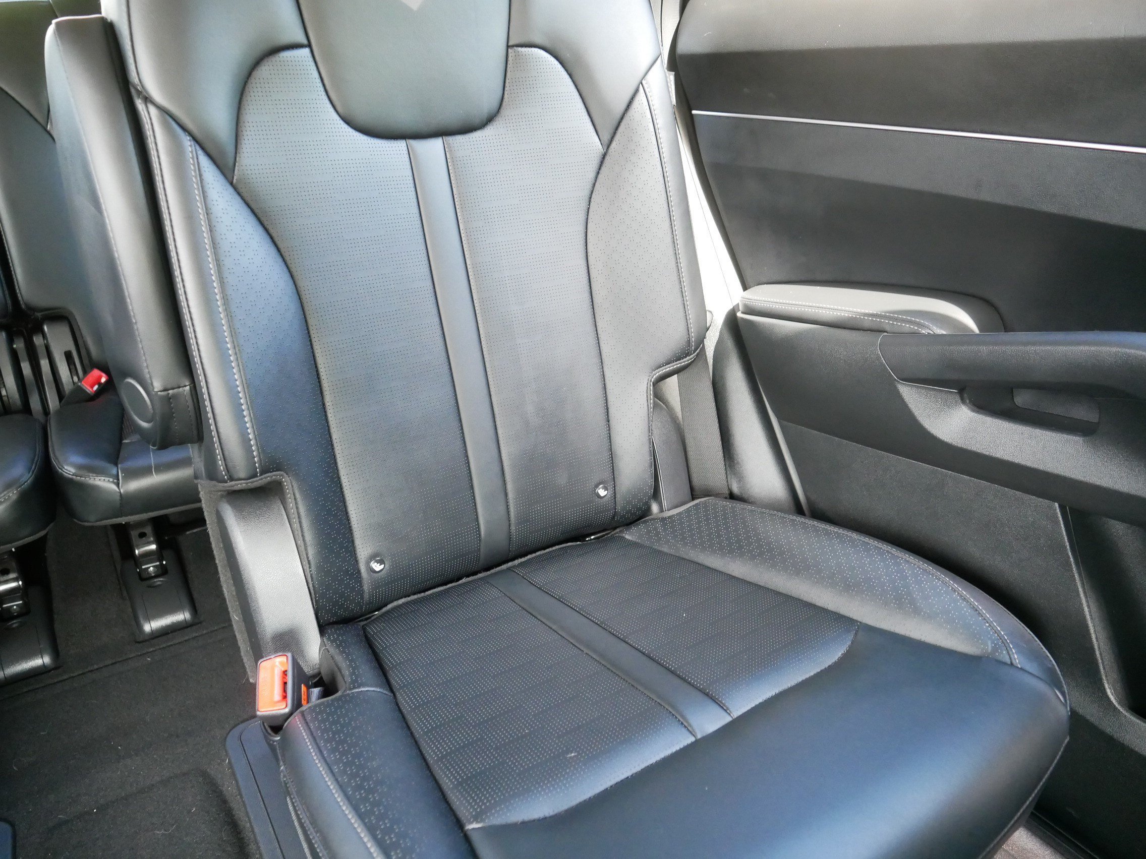 Certified Used 2025 Steel Gray Kia EX image 14