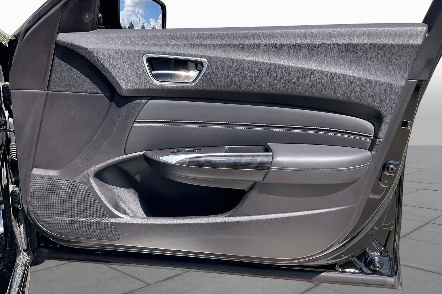 Used 2018 Crystal Black Pearl Acura w/Technology Pkg image 21