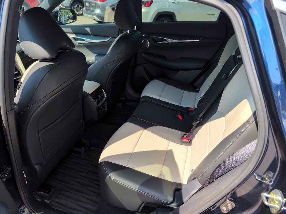 Used 2025 Hermosa Blue INFINITI SENSORY image 9