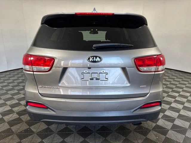 Used 2017 Silver Kia LX image 23