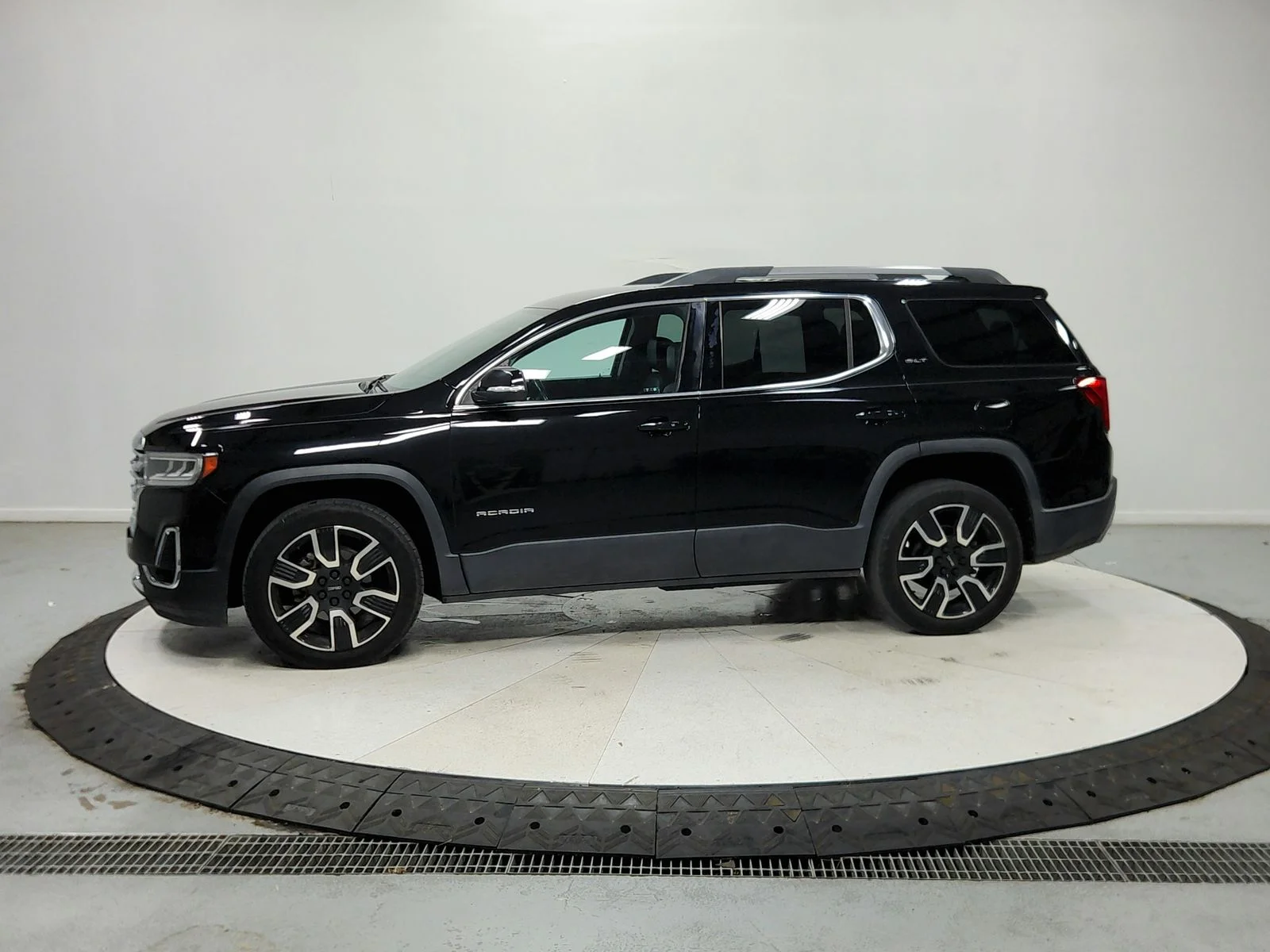 Used 2020 Ebony Twilight Metallic GMC SLT image 5