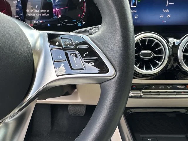 Used 2025 Silver Mercedes-Benz GLA 250 image 30