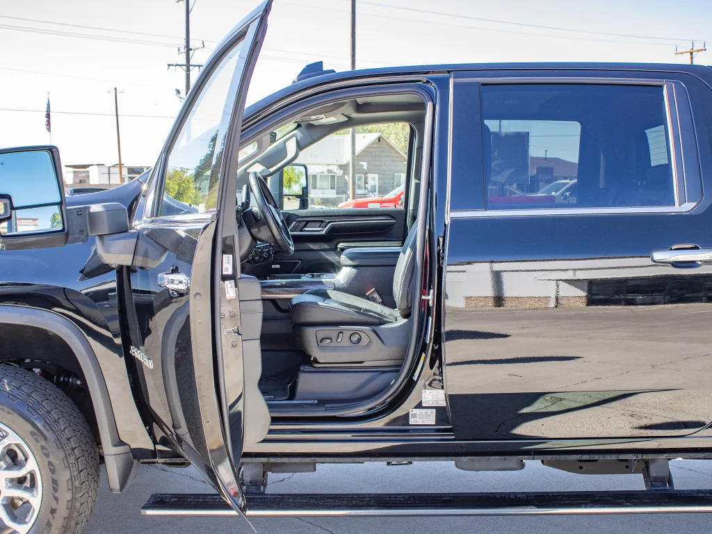 Used 2024 BLACK Chevrolet LTZ image 29