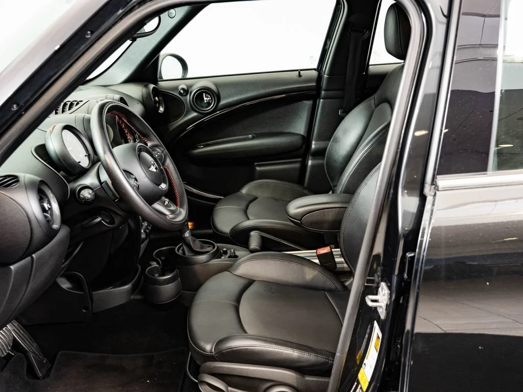 Used 2016 Absolute Black Metallic MINI  image 20