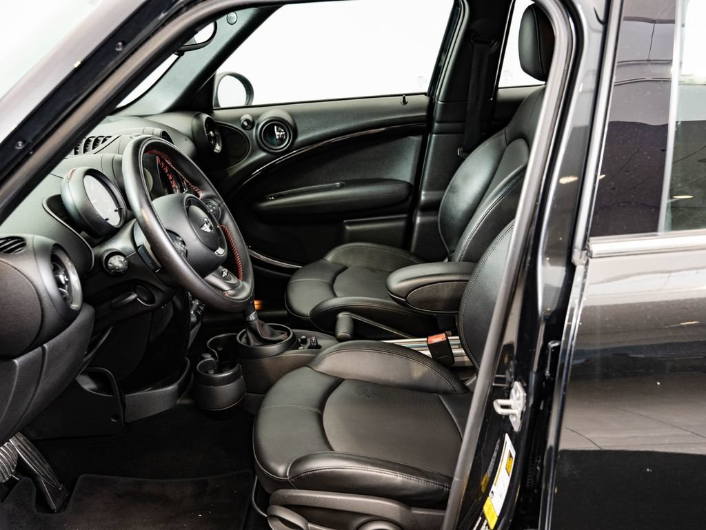 Used 2016 Absolute Black Metallic MINI  image 20