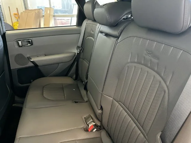 New 2027 Pale Gray Kia X-Line S image 33