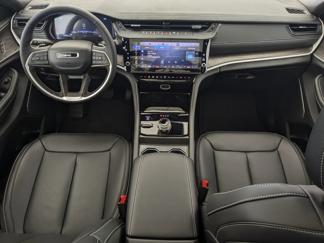 New 2026 White Jeep Limited - - 4x4 - Dual- Pane Panoramic Sunroof - Trailer Tow Pkg - 9 Spkr/Subwoofer & More! image 27