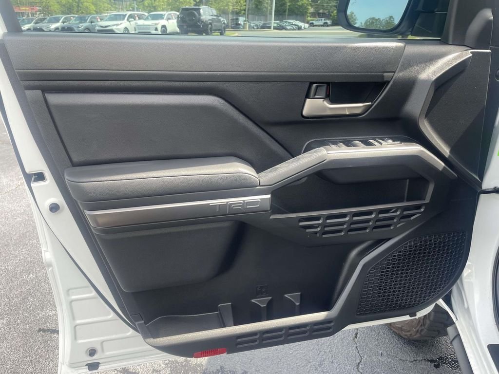 2025 Toyota Tacoma TRD Off Road - Photo 15