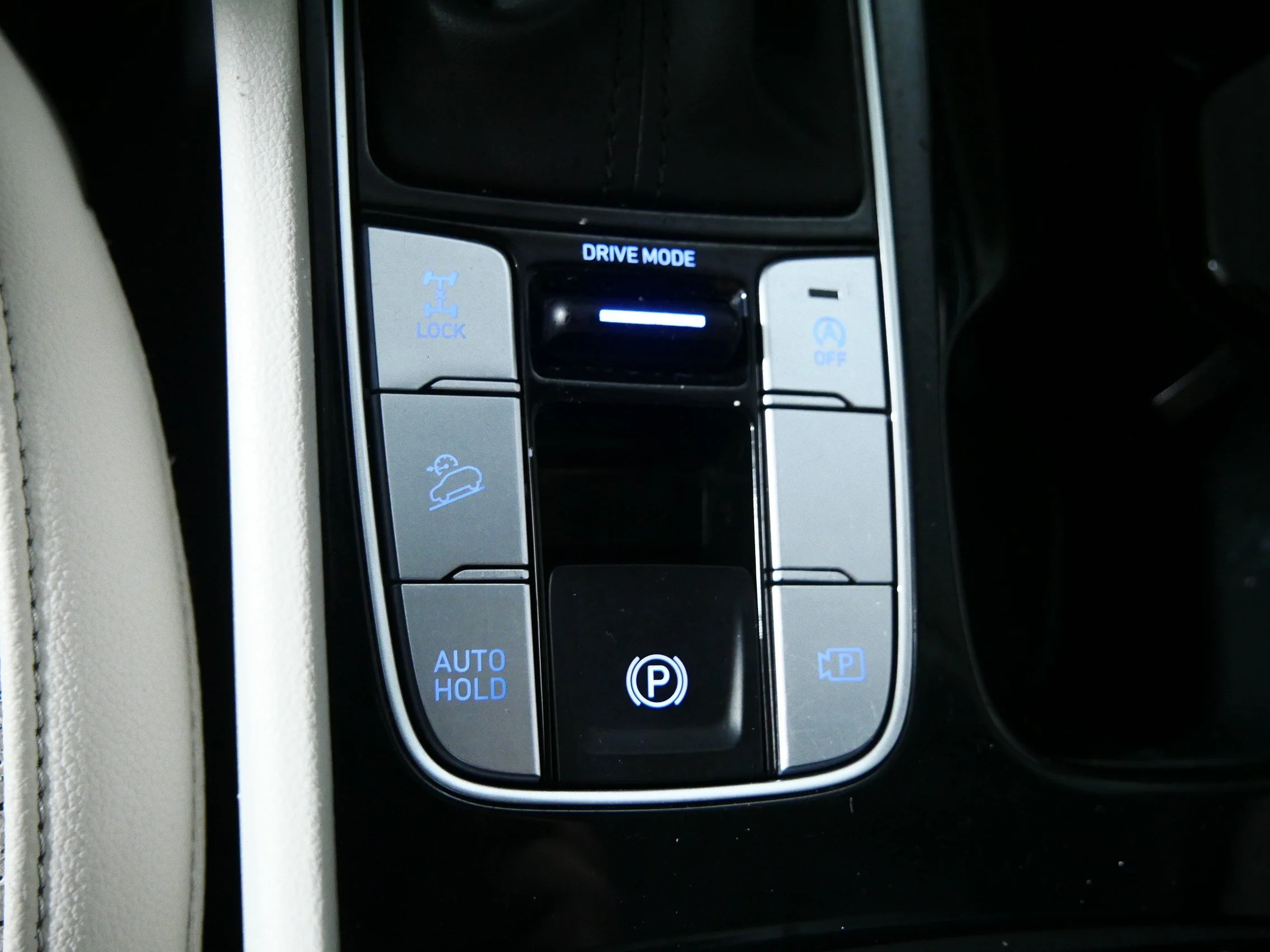 Used 2023 Phantom Black Hyundai SEL image 30