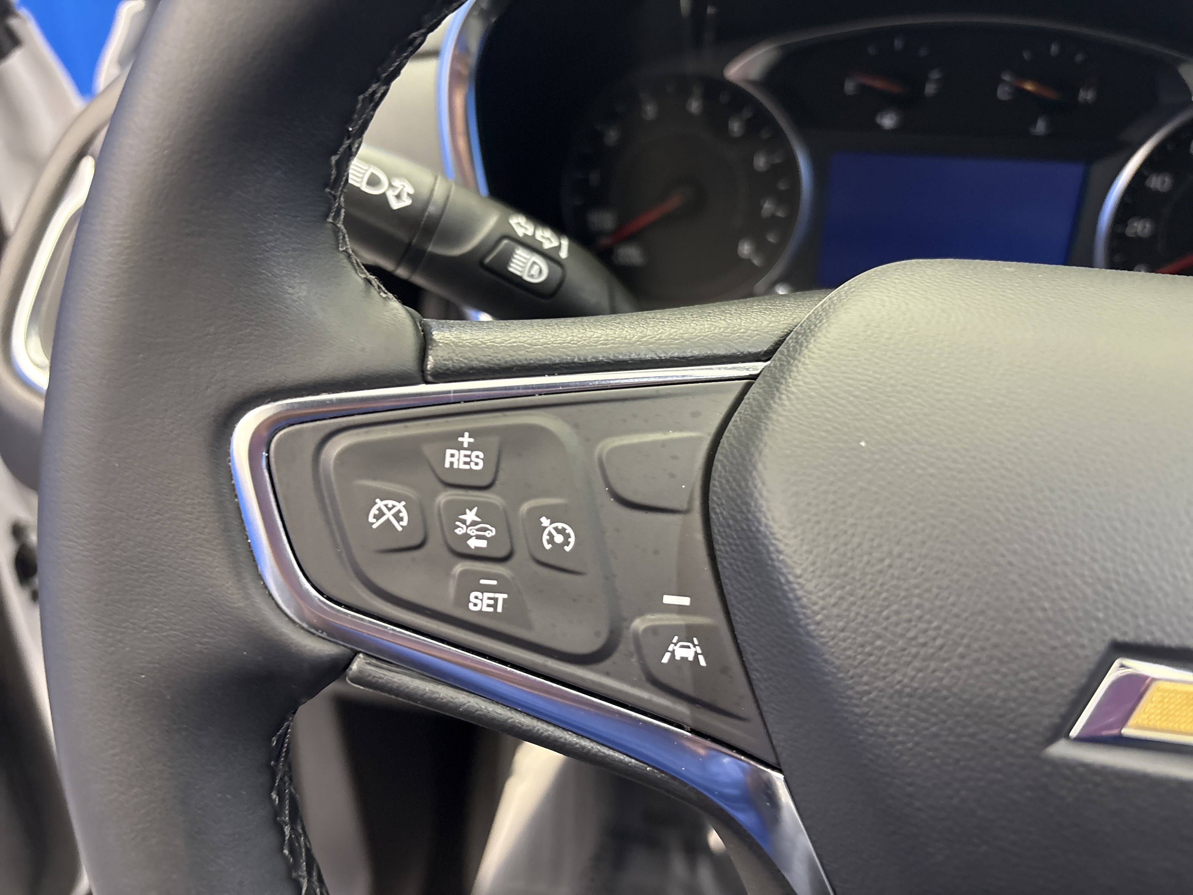 Used 2024 Summit White Chevrolet LT image 15