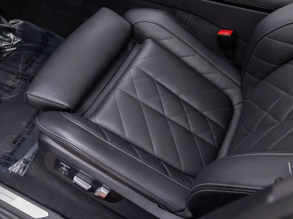 Used 2024 Black BMW xDrive40i image 14
